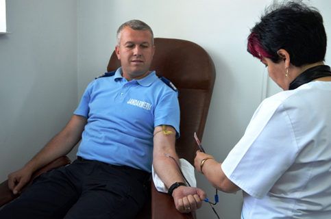 Jandarmii dâmbovițeni “Donează sânge, salvează o viață!”