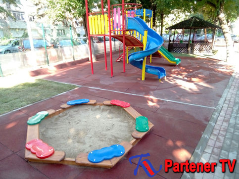 VIDEO. Se vor amenaja   locuri  de joacă  în cartierul Prepeleac,  strada Aleea Griviţei şi pe strada General I.E. Florescu din municipiul Târgovişte