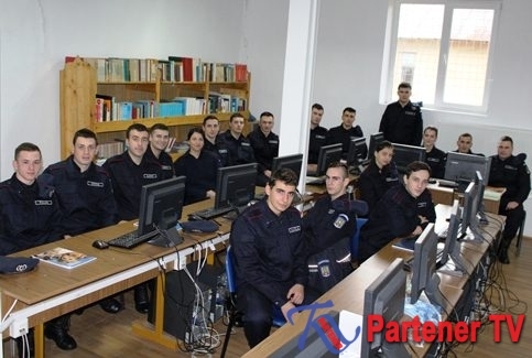 18 elevi în stagiul de practică la Jandarmeria Dâmboviţa