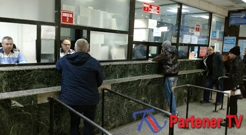 IMPORTANT: Dâmbovițenii programați în  data de 6.04.2018 la Serviciul de Înmatriculări Auto, așteptați la ghișee mai devreme,  în zilele de 2,3,4 și 5 aprilie 2018