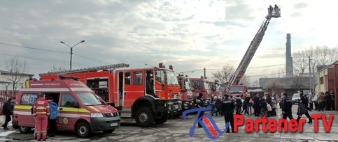 Elevii şi prescolarii în vizită la pompierii târgovişteni