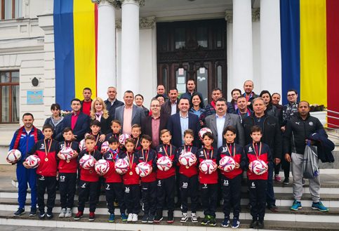 Primăria Târgovişte şi CJ Dâmboviţa şi-au premiat campionii la ”Cupa Centenarului Marii Uniri”