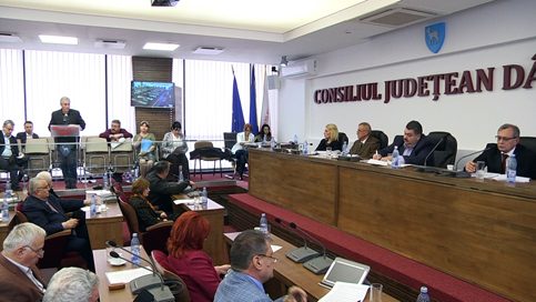VIDEO. Discuţii, comentarii şi proiecte retrase sau amânate  la şedinţa CJ Dâmboviţa