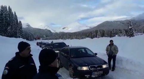 ATENŢIE TURIŞTI pe DJ 714 Sanatoriul Moroeni – Peștera !Respectaţi  indicaţiile jandarmilor, salvamontiştilor, pompierilor  şi drumarilor  pentru a nu se BLOCA TRAFICUL