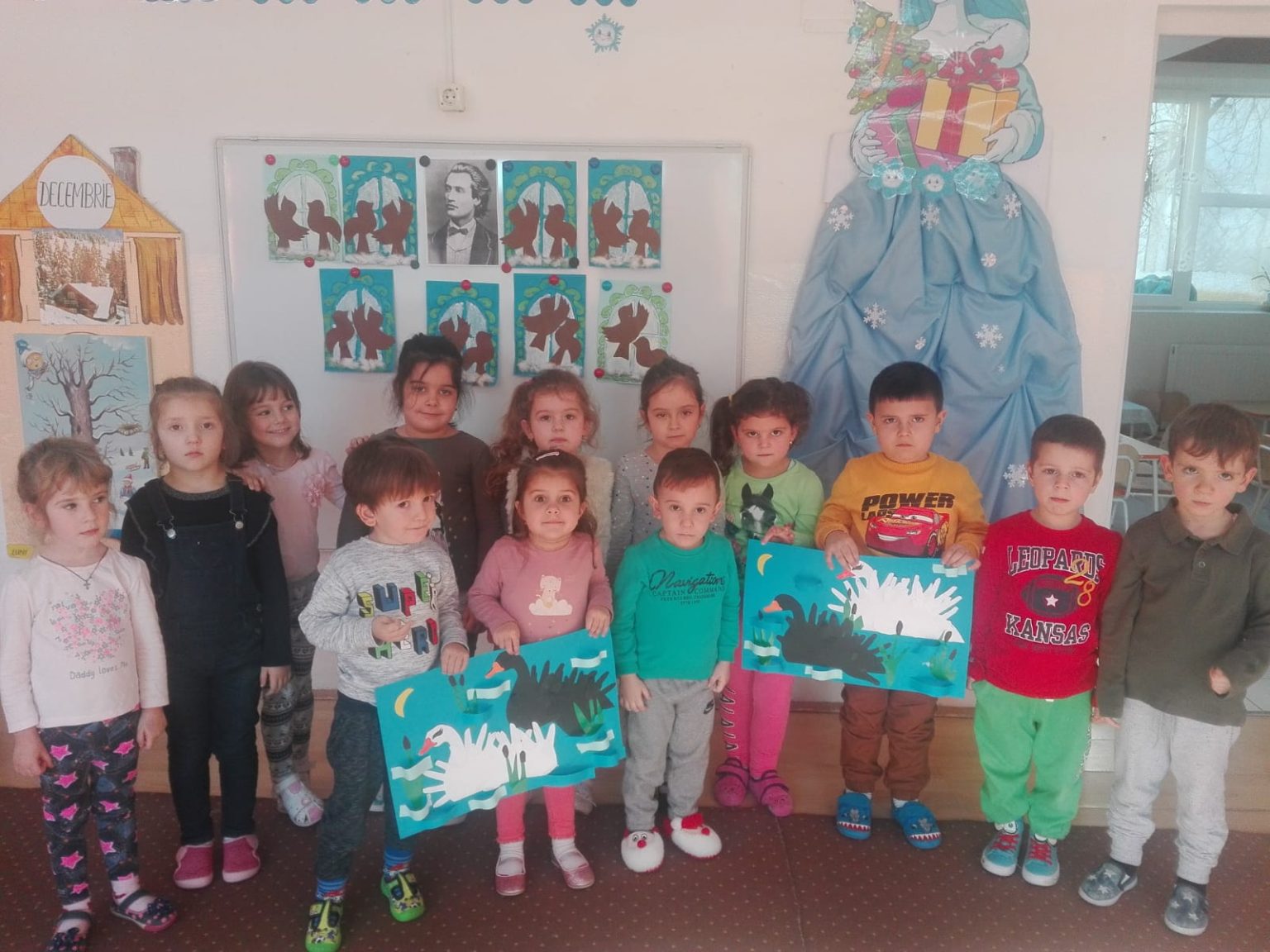 Preşcolarii Grădiniţei cu Program Prelungit nr. 8  “ Rază de Soare “ Târgoviște, au sărbătorit cu mic, cu mare, Ziua Culturii Naţionale în cadrul proiectului Erasmus+ ,,Bridges for social inclusion”