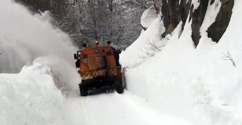 LDP, SDN Târgovişte şi SDN  Bucureşti lucrează  fără încetare pe DJ 714 Moroeni- Padina- Peştera