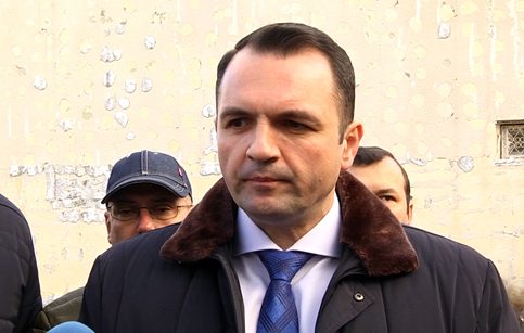 VIDEO. Primarul  Cristian Stan   îi  asigură  pe târgovișteni că începând  de la 1 martie vor avea la dispoziție autobuze curate, care vor ajunge la timp în stații și care îi vor duce în siguranță la destinație