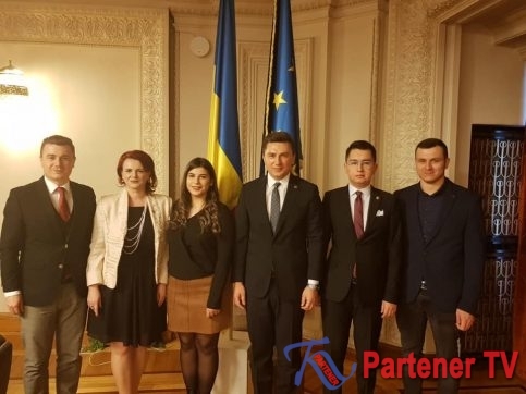 Deputatul Claudia Gilia,  a demarat un program de mentorat pentru studenții  dâmboviţeni care se pregătesc pentru o carieră în Parlament