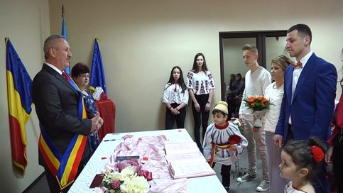 VIDEO. Dragobetele  a unit destine şi a deschis Târgul de Mărțișor  la Vulcana Pandele