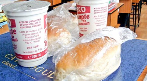 VIDEO. Cornul n-a apărut în Dâmboviţa. Răspunsul vicepreşedintelui CJ, Alin Manole  numai lămuritor nu a fost şi rămâne că undeva în viitor elevii vor primi ce li se cuvine