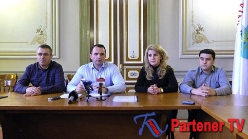 VIDEO. Primarul Târgoviştei, Cristian Stan  a ieşit într-o conferinţă  de presă  să demonteze temele false pe care le-a lansat  opoziţia