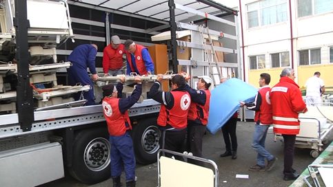 VIDEO.  Donaţie   către Spitalul  Judeţean Târgovişte, de la Crucea Roşie Dâmboviţa şi Asociaţia  Romania Sunshine  