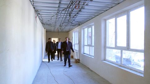 VIDEO.  Primarul  Cristian Stan  a verificat în teren, lucrările  de la Grădiniţa cu program prelungit nr.15  Târgovişte