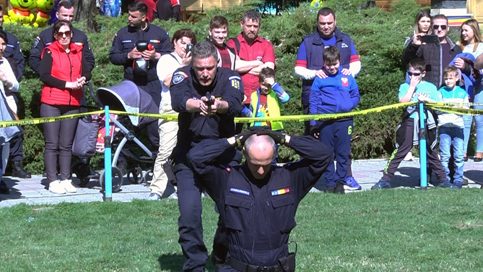 VIDEO. Jandarmii  dâmboviţeni au sărbătorit în Parcul Chindia,  eveniment dedicate a 169 de ani de la înfiinţarea JANDARMERIEI ROMÂNE