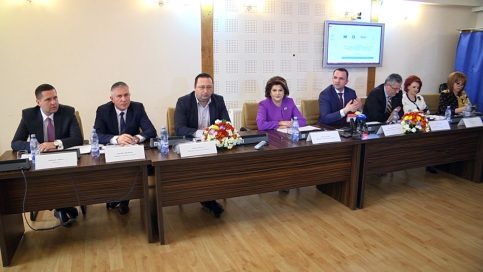 VIDEO. Primarii de la Târgovişte, Găeşti şi Pucioasa au semnat contracte  importante cu finanţare pe POR 2014-2019