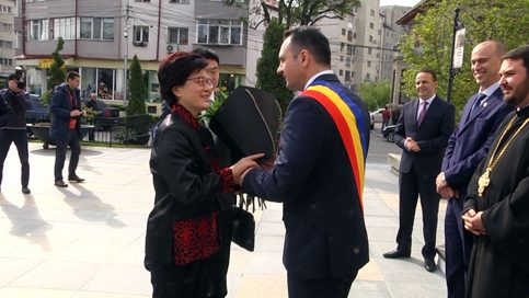 VIDEO. Ambasadorul Republicii Populare Chineze în România, doamna Jiang Yu, în vizită la Primăria Târgoviște