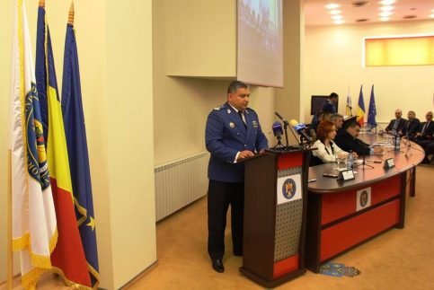 VIDEO. Avansări în grad, diplome şi felicitări pentru jandarmii  dâmboviţeni de Ziua Jandarmeriei Române