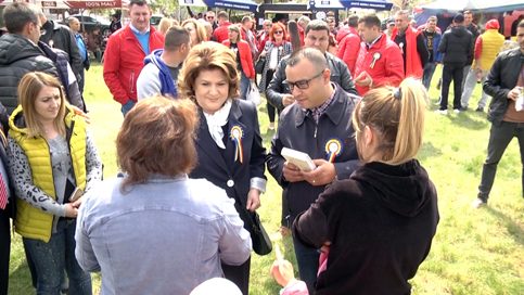 VIDEO. Locuitorii din Ulmi au sărbătorit Ziua Comunei alături de ministrul Rovana Plumb