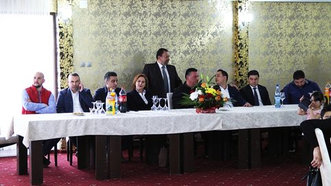 VIDEO. Preşedintele Partidei Romilor Târgovişte, Tudorică Răducanu  a  organizat  o petrecere deosebită  de Ziua Internațională a Romilor