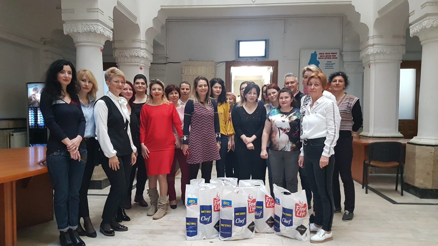 DGASPC Dâmboviţa:  Un zâmbet pentru un copil sau un vârstnic, în prag de sărbători