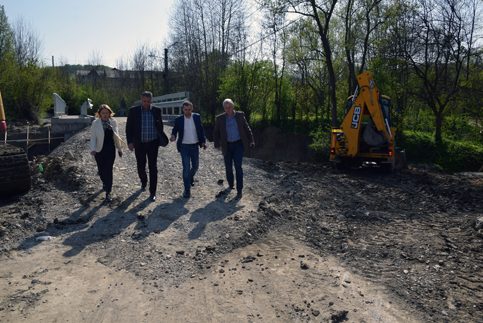 Preşedintele CJ, Alexandru Oprea a inspectat  investiţiile aflate în derulare la nivelul comunei Răzvad