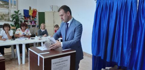 VIDEO.Primarul  comunei Răzvad, Emanuel Spătaru  a votat pentru o echipă de patrioți