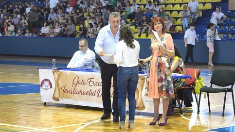 VIDEO. Gala Excelenţei în învățământul dâmbovițean,eveniment organizat de CJ Dâmboviţa şi IŞJ Dâmboviţa