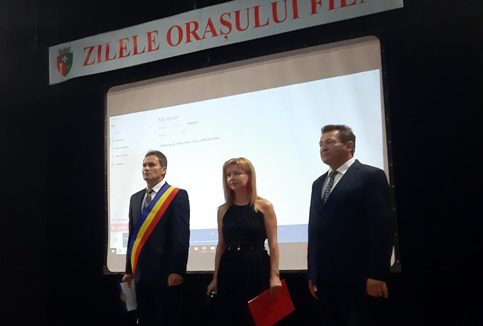 VIDEO. Zilele oraşului Fieni  au continuat cu momente  speciale, emoţionate şi  de  recunoştinţă
