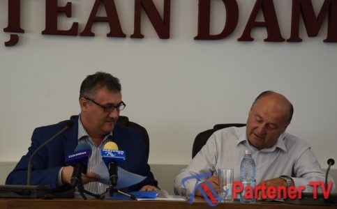 VIDEO.  S-au semnat alte şase contracte de asociere la CJ Dâmboviţa  dar trebuie să se treacă  efectiv şi la  muncă