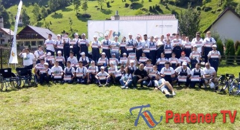 VIDEO.  În Tabăra Meseriașilor din Țara lui Andrei, 180  de viitori mecanici recondiționează  scaune rulante care vor fi donate persoanelor cu deficienţe locomotorii