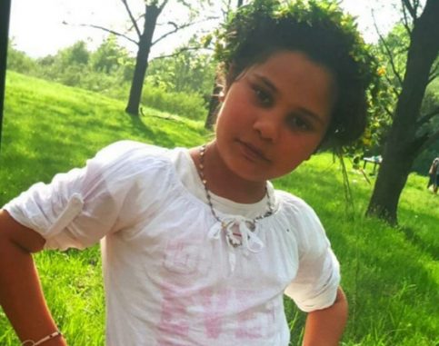 Fetiţa dispărută de la  Gura Şuţii a fost găsită moartă pe un câmp din apropierea comunei Produleşti. Cadavrul prezintă urme de violenţă