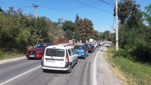 Deputatul  Corneliu Ştefan solicită  Ministerului Transporturilor  să  intervină   de urgenţă pe DN 71 Târgovişte-Sinaia, zona Moţăieni unde este  surpat carosabilul