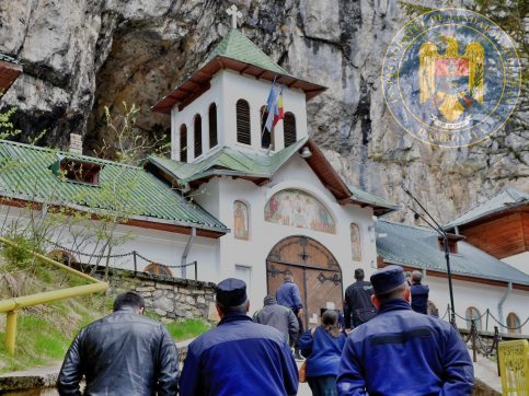 Jandarmii montani asigură liniștea și ordinea publică la “Jazz Cave Festival” de la Peștera Ialomiței