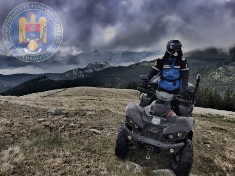 ATENȚIE! Jandarmii montani le recomandă turiştilor să se informeze despre starea traseelor montane înainte de a porni la drum