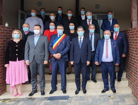 VETERANUL primarilor dâmbovițeni. Primarul Dorinel Soare a depus jurământul pentru cel de-al optulea mandat