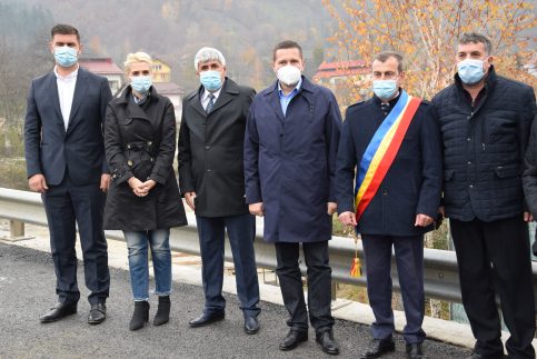 A fost inaugurat podul peste râul Ialomița, zona Glava din comuna Moroeni