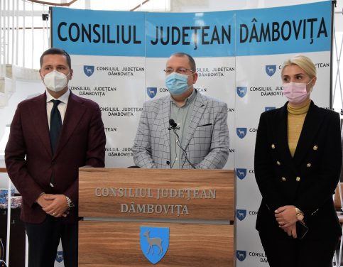 Conducerea CJ Dâmbovița anunță că în maxim o săptămână, corturile din curtea spitalului vor fi înlocuite cu containere încălzite