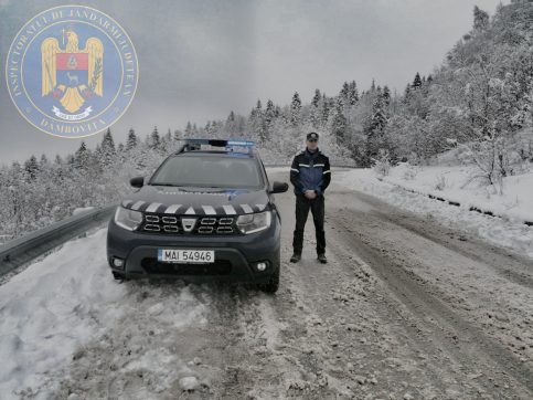 VIDEO. Iarnă în toată regula în masivul dâmbovițean Bucegi.Jandarmii sunt la datorie