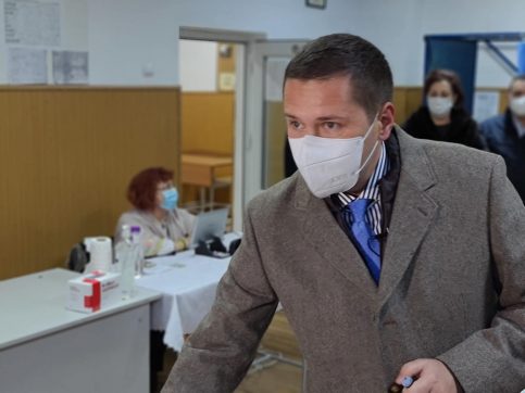 Președintele CJ Dâmbovița, vot la prima oră: Am venit să votez pentru viitorul județului Dâmbovița, pentru viitorul României și nu în ultimul rând pentru viitorul copiilor noștri