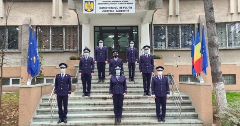 Opt noi agenți de poliție, la început de carieră, în cadrul Inspectoratului de Poliție Județean Dâmbovița