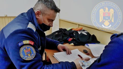 Mai multe produse cu denumirile unor mărci de renume au fost confiscate de jandarmi