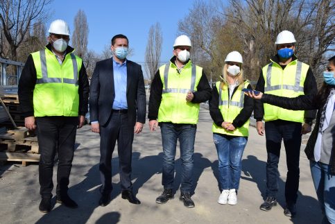 Lucrările se apropie de finalizare la pasarela de acces dinspre strada Cornel Popa pe strada Mihai Bravu