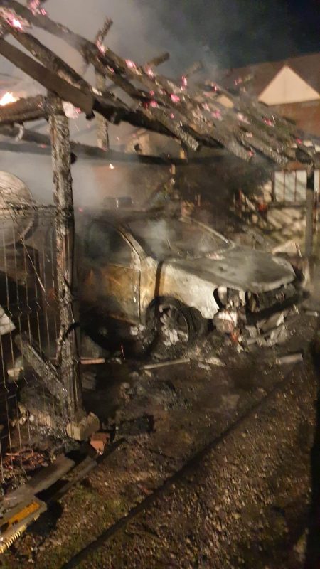Incendiu puternic într-o gospodărie din satul Viișoara, comuna Ulmi