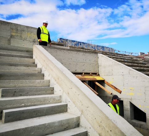 La Stadionul „Eugen Popescu”, vor ajunge primele gradene noi și tabelele de marcaj