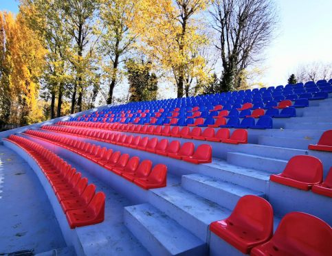 Primele 3.000 de scaune noi au ajunsla stadionul „Eugen Popescu