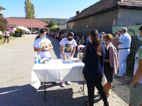 La Primăria Vulcana Pandele, un spectacol caritabil