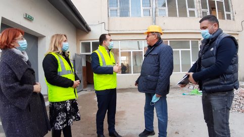 Au început lucrările de reabilitare și modernizare la Școala Răzvad. VIDEO