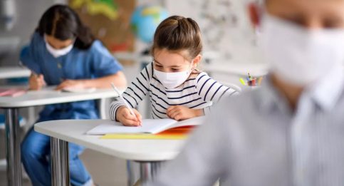 SE DESCHID ȘCOLILE și în funcție de GRADUL DE VACCINARE AL PERSONALULUI din unitățile școlare