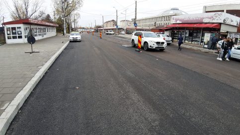 Se lucrează intens pe Strada Gării şi la pasajul din zona Pavcom. VIDEO