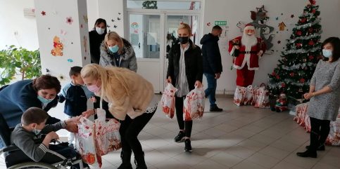 În ajunul sărbătorii de Sf. Nicolae, vicepreședintele CJ, Luciana Cristea a fost mesagerul lui Moș Nicolae la Complexul de Servicii Sociale Găești